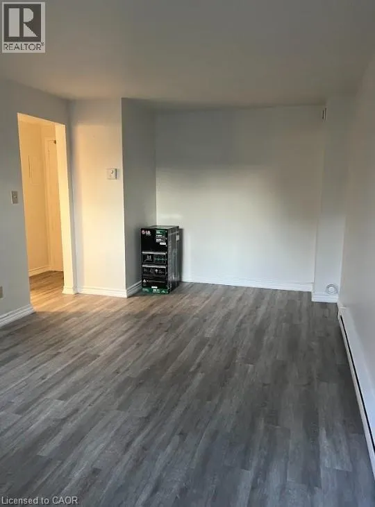 3 ROBINSON Street N Unit# 2 #2
