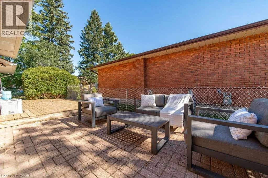 18 MAYWOOD Road