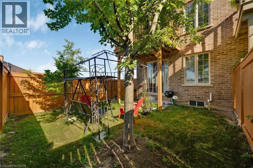 411 HARDWICK Common