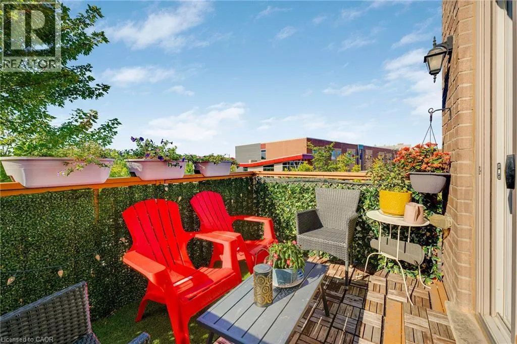 411 HARDWICK Common