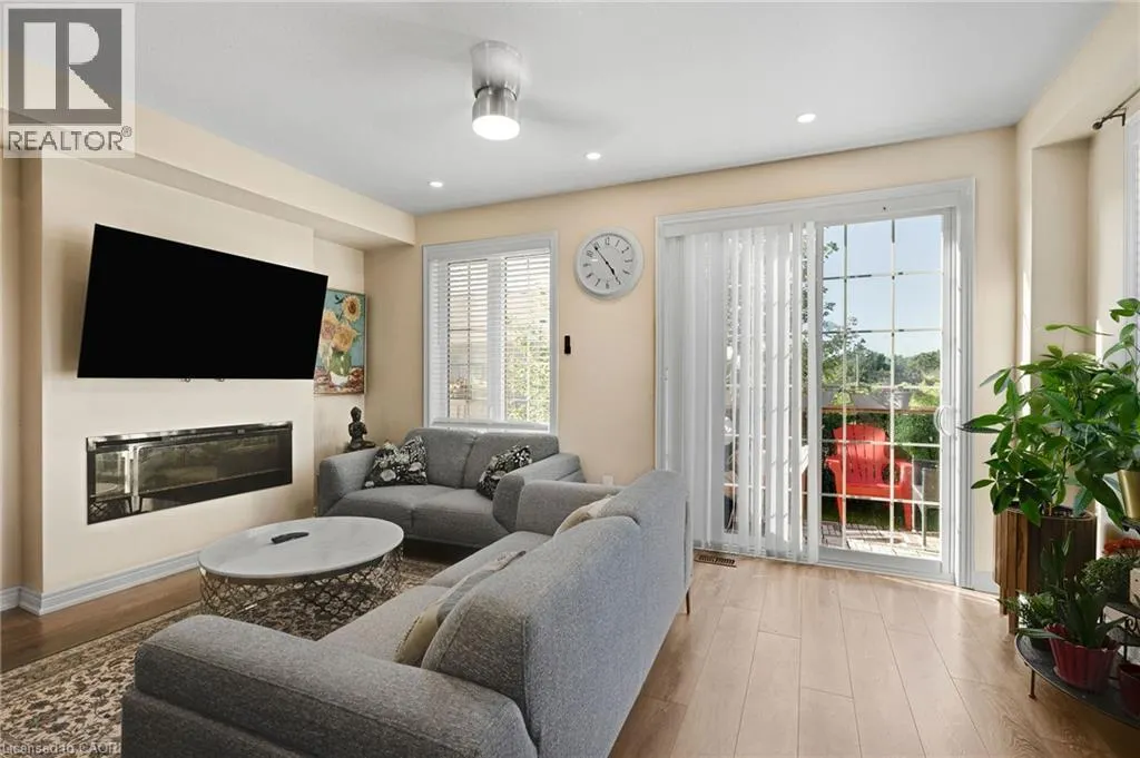 411 HARDWICK Common
