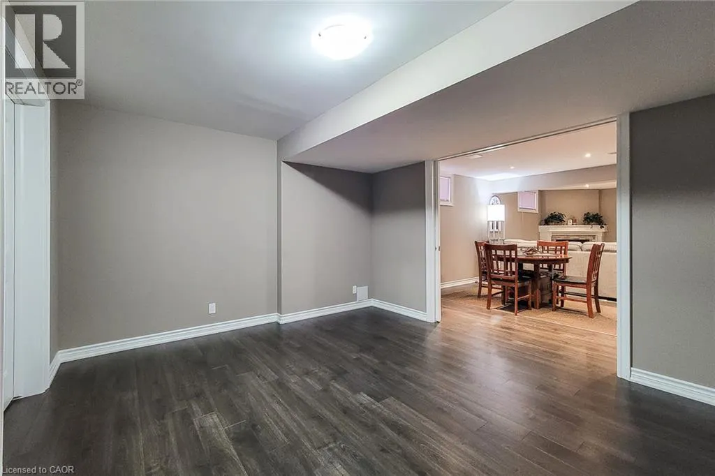 80 WILLOWDALE Crescent