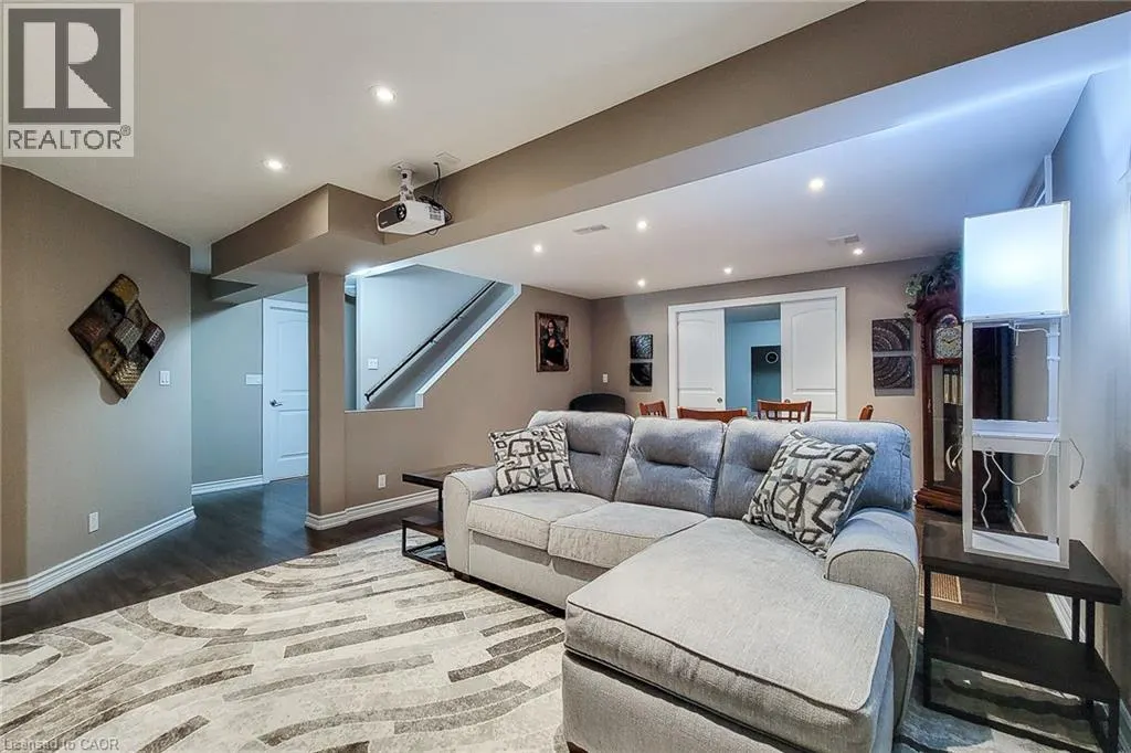 80 WILLOWDALE Crescent