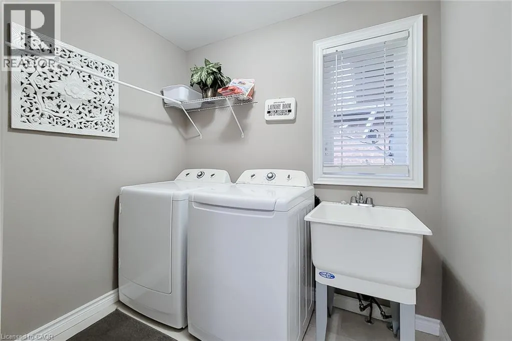 80 WILLOWDALE Crescent