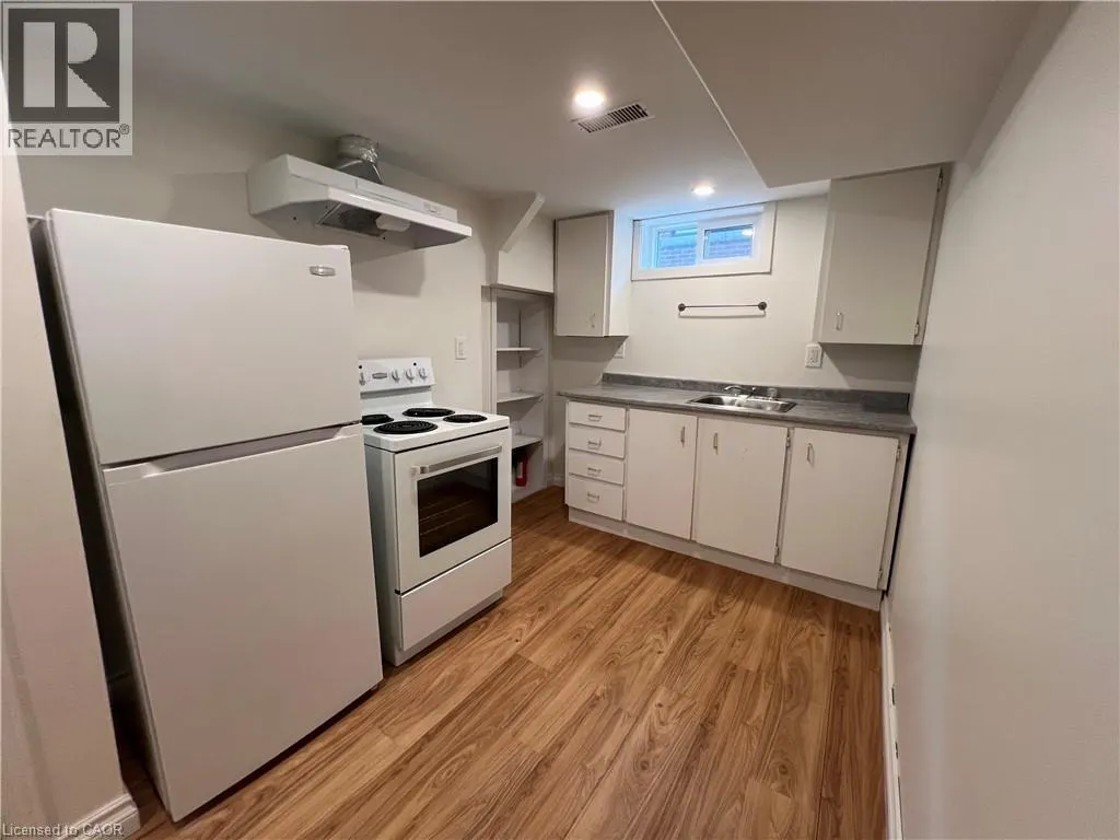 9 COLLINGWOOD Street Unit# Lower #Lower