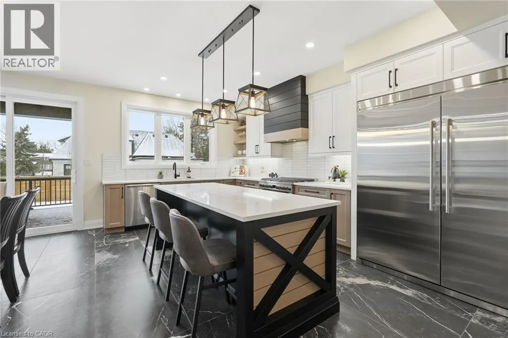 7 BARTLETT Avenue