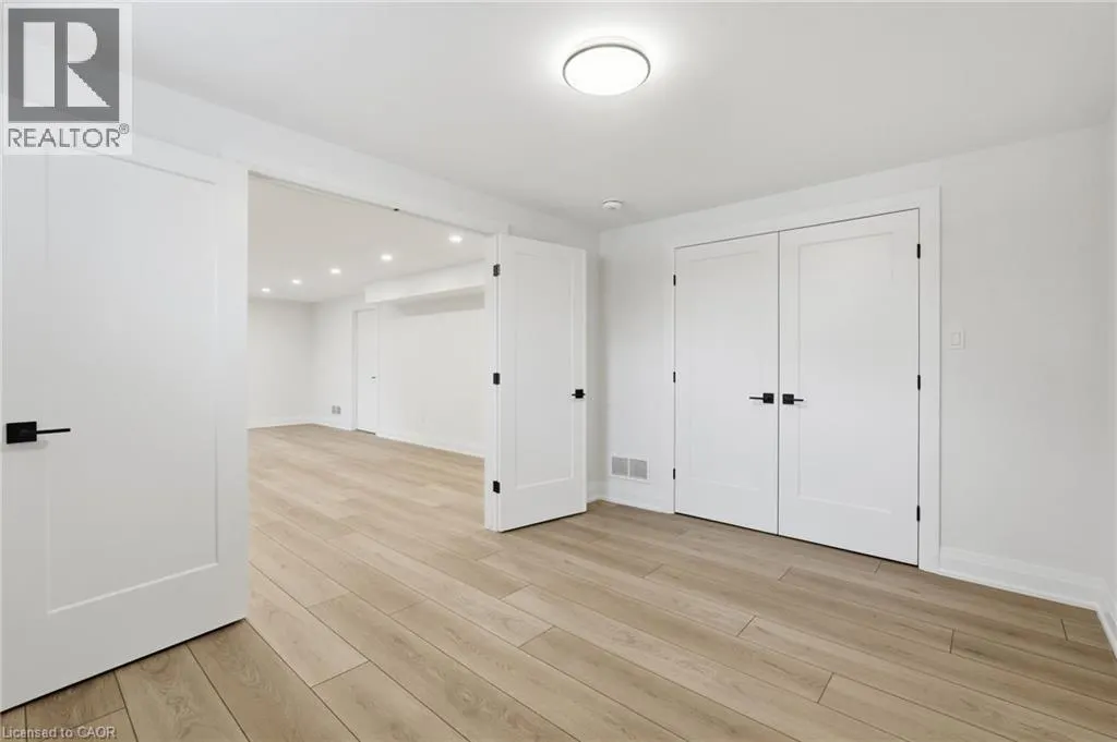 7 BARTLETT Avenue
