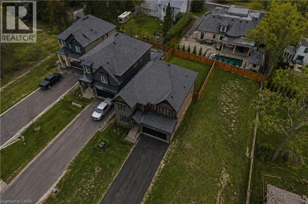 7 BARTLETT Avenue