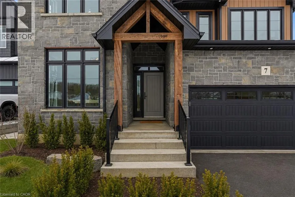 7 BARTLETT Avenue