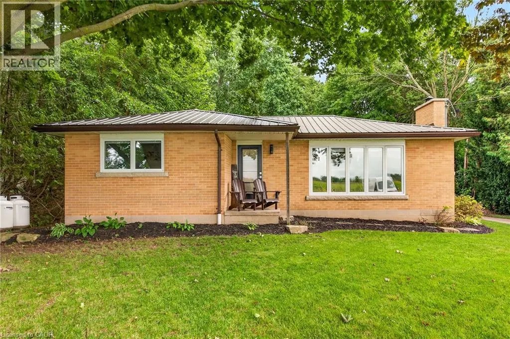 2098 ST. JOHN'S Road W
