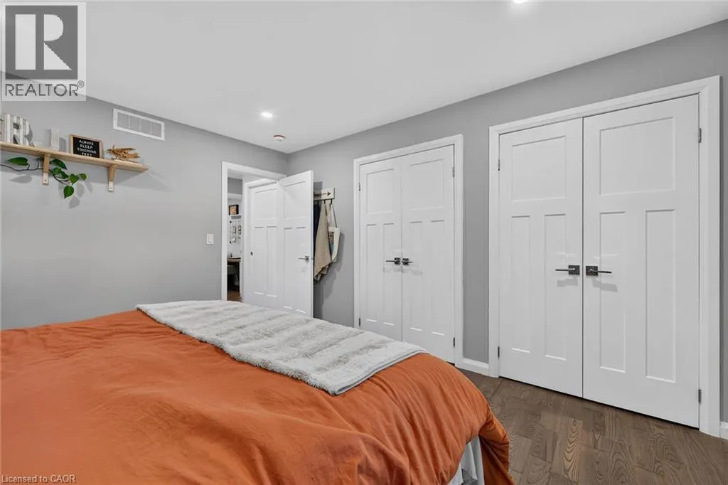 2098 ST. JOHN'S Road W