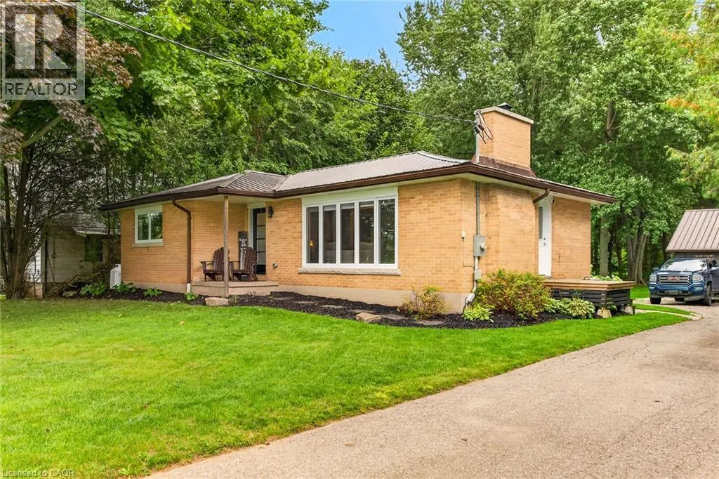 2098 ST. JOHN'S Road W