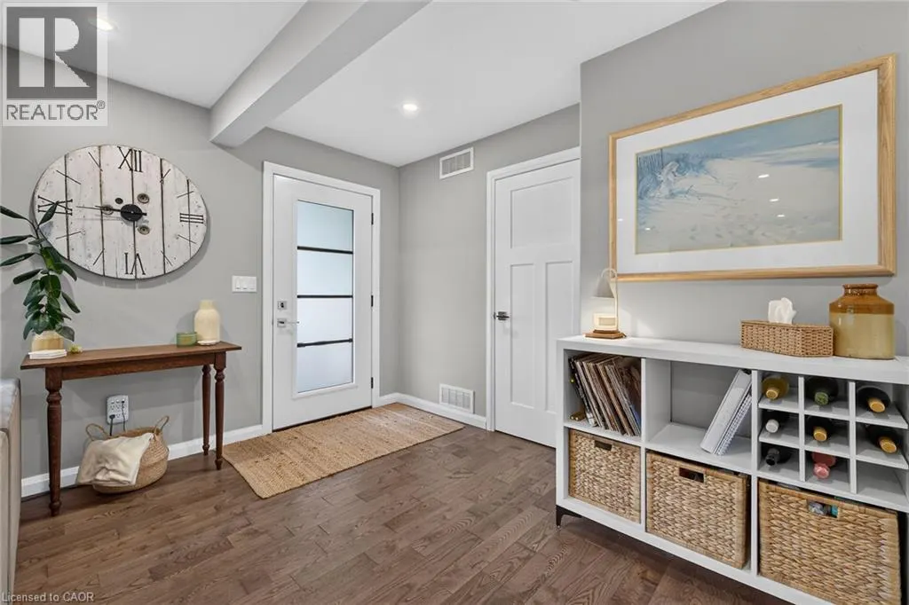 2098 ST. JOHN'S Road W