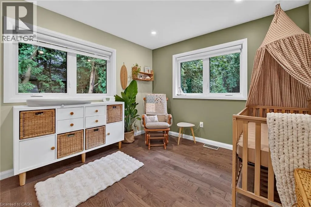 2098 ST. JOHN'S Road W
