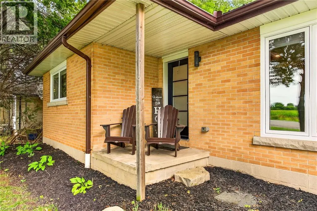 2098 ST. JOHN'S Road W
