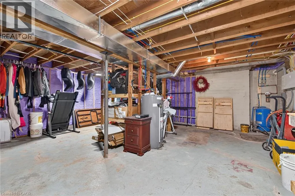 2098 ST. JOHN'S Road W