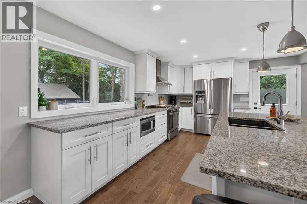 2098 ST. JOHN'S Road W