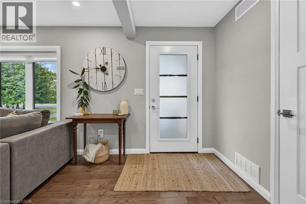 2098 ST. JOHN'S Road W