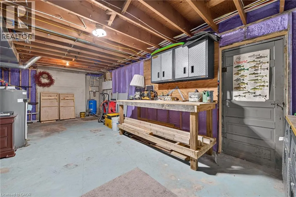 2098 ST. JOHN'S Road W