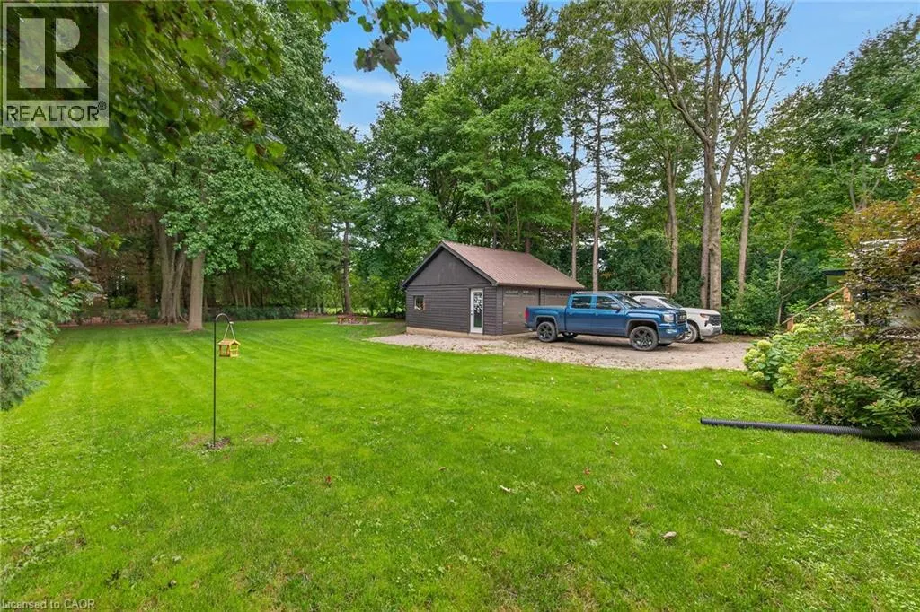 2098 ST. JOHN'S Road W
