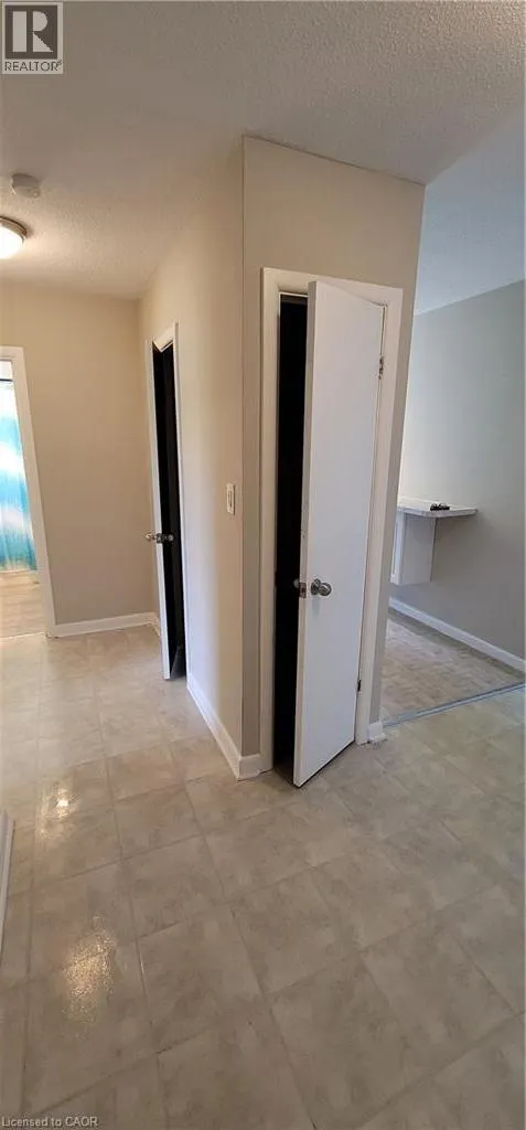 7 APPLEWOOD Avenue Unit# 10 #10