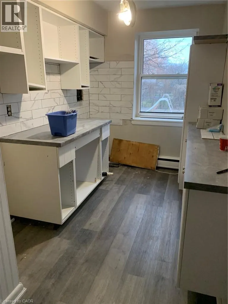 7 APPLEWOOD Avenue Unit# 10 #10