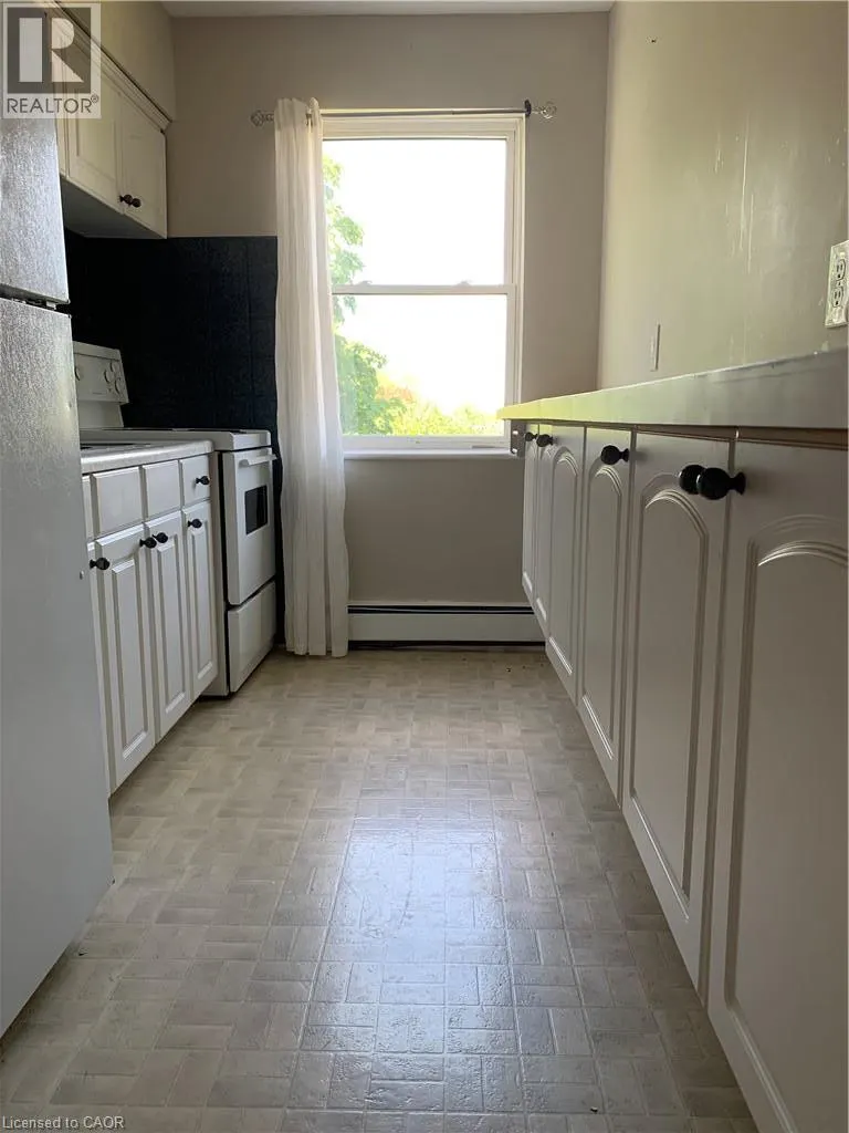 7 APPLEWOOD Avenue Unit# 10 #10