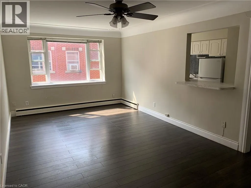 7 APPLEWOOD Avenue Unit# 10 #10