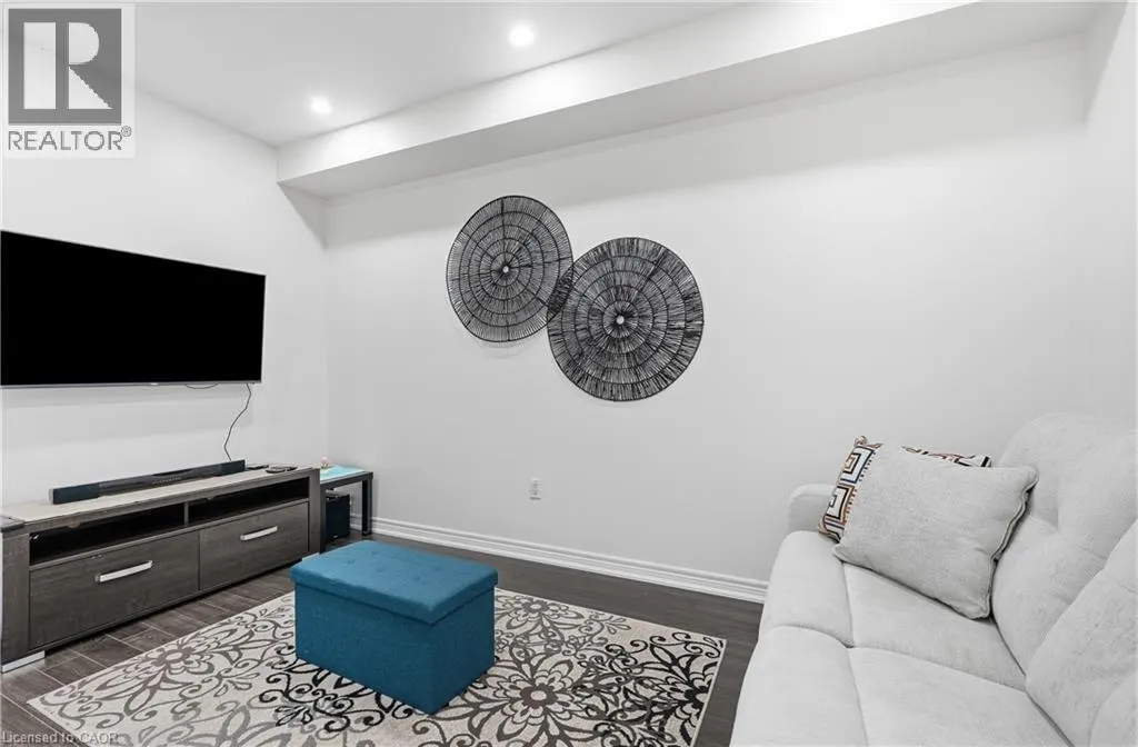 161 KINSMAN Drive