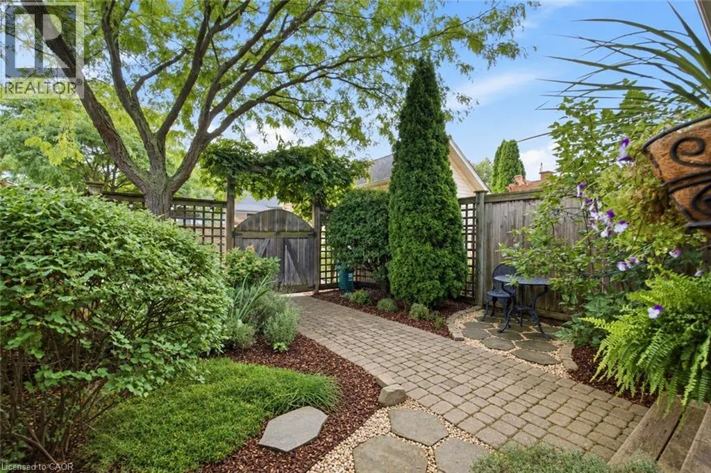 25 BALMORAL Drive
