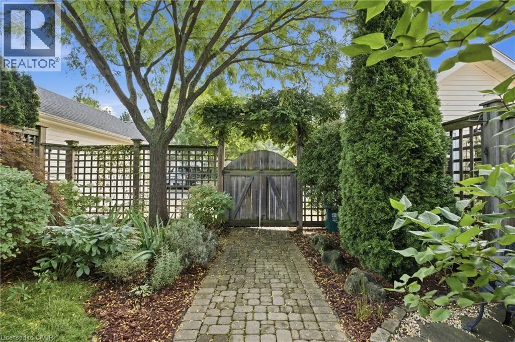 25 BALMORAL Drive