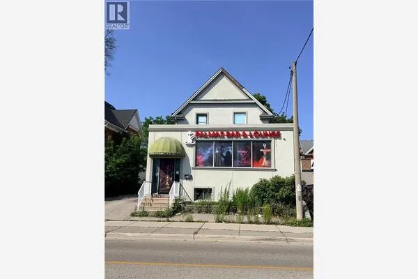 612 KING Street E