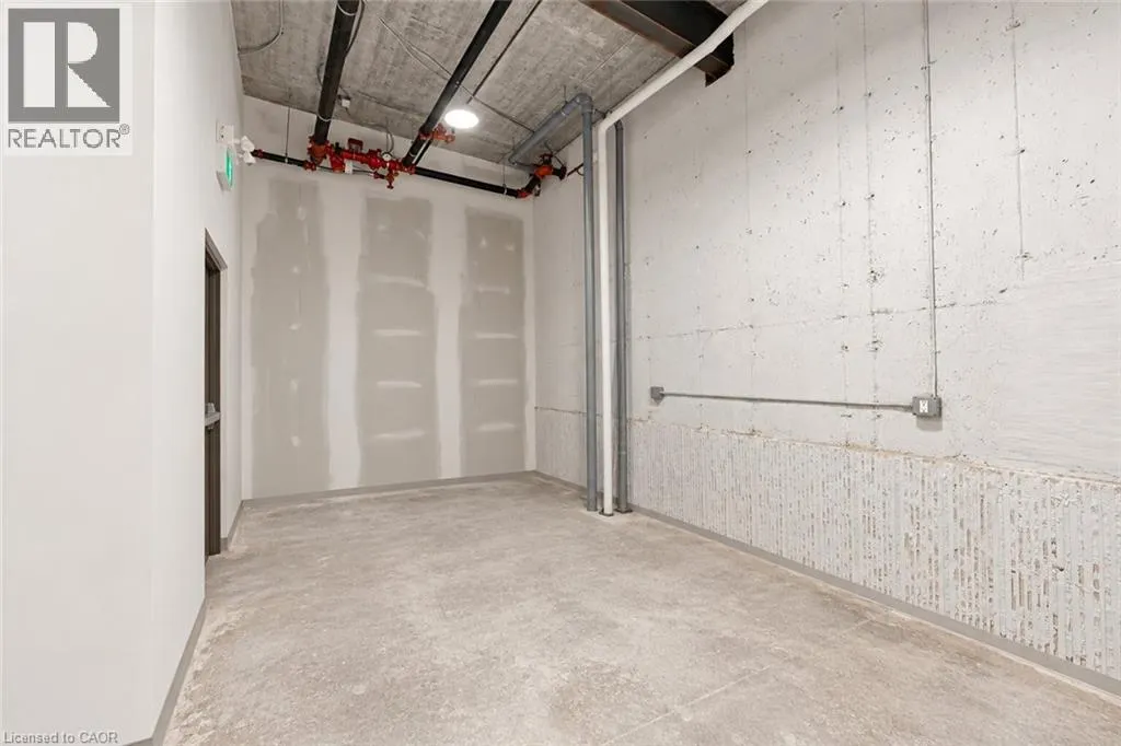 4390 HILLVIEW Drive Unit# B #B