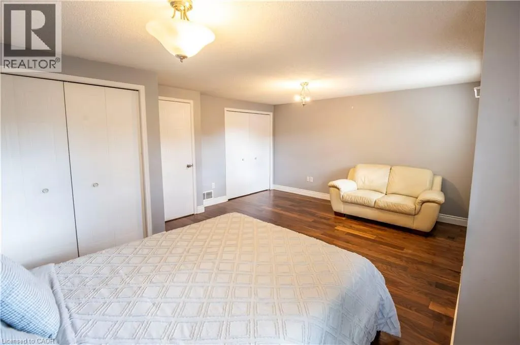 400 WILSON Avenue Unit# 7 #7