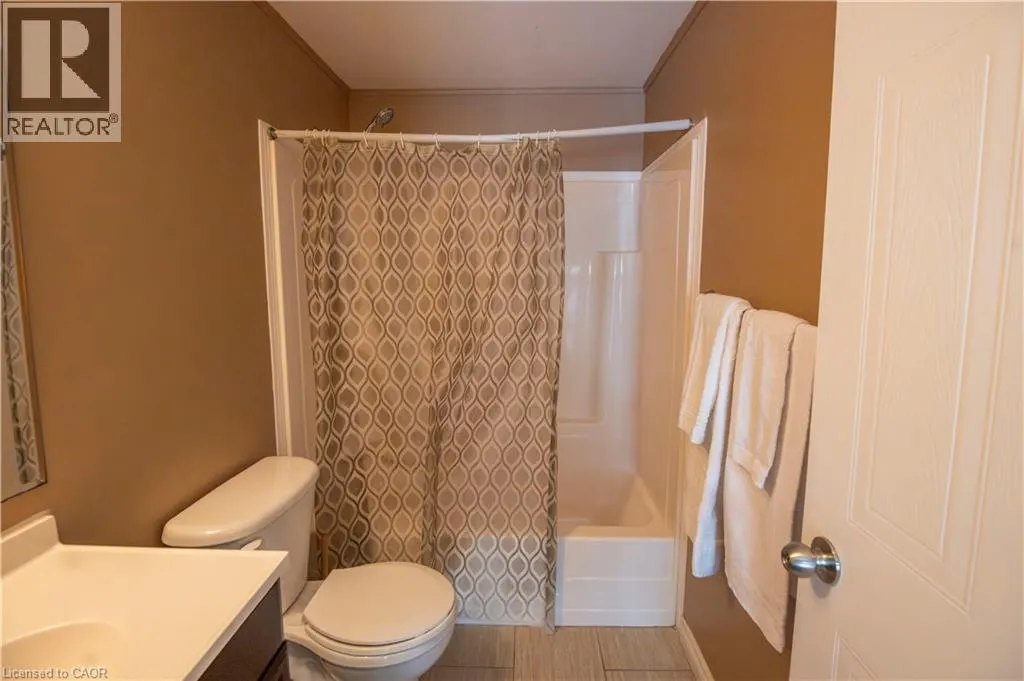 400 WILSON Avenue Unit# 7 #7