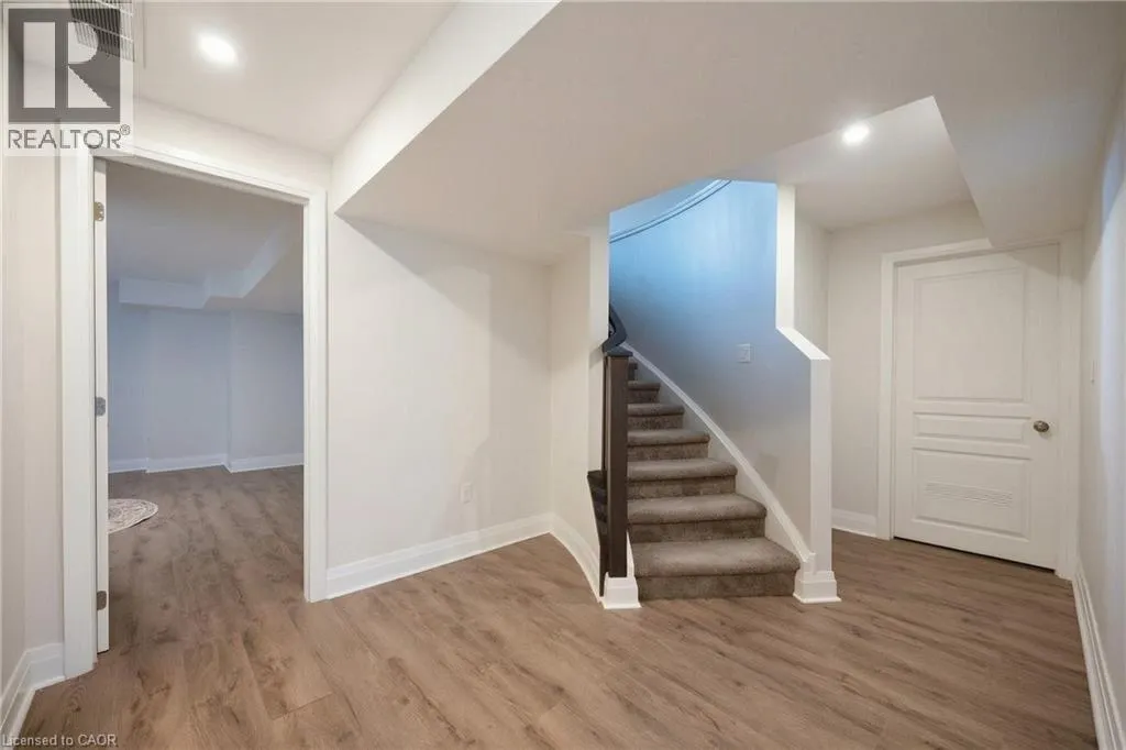 93 VAUGHAN Street