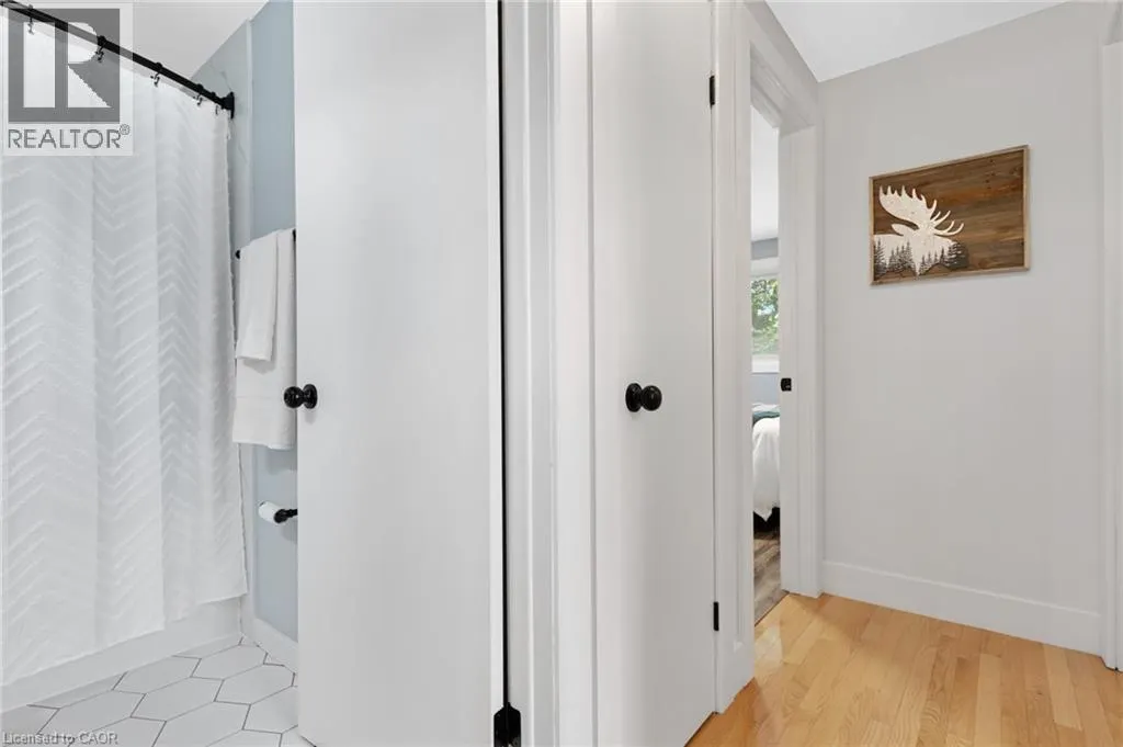 477 KINGSCOURT Drive Unit# B #B