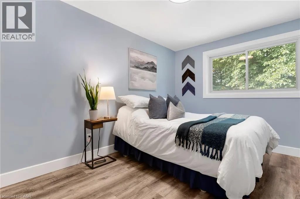 477 KINGSCOURT Drive Unit# B #B