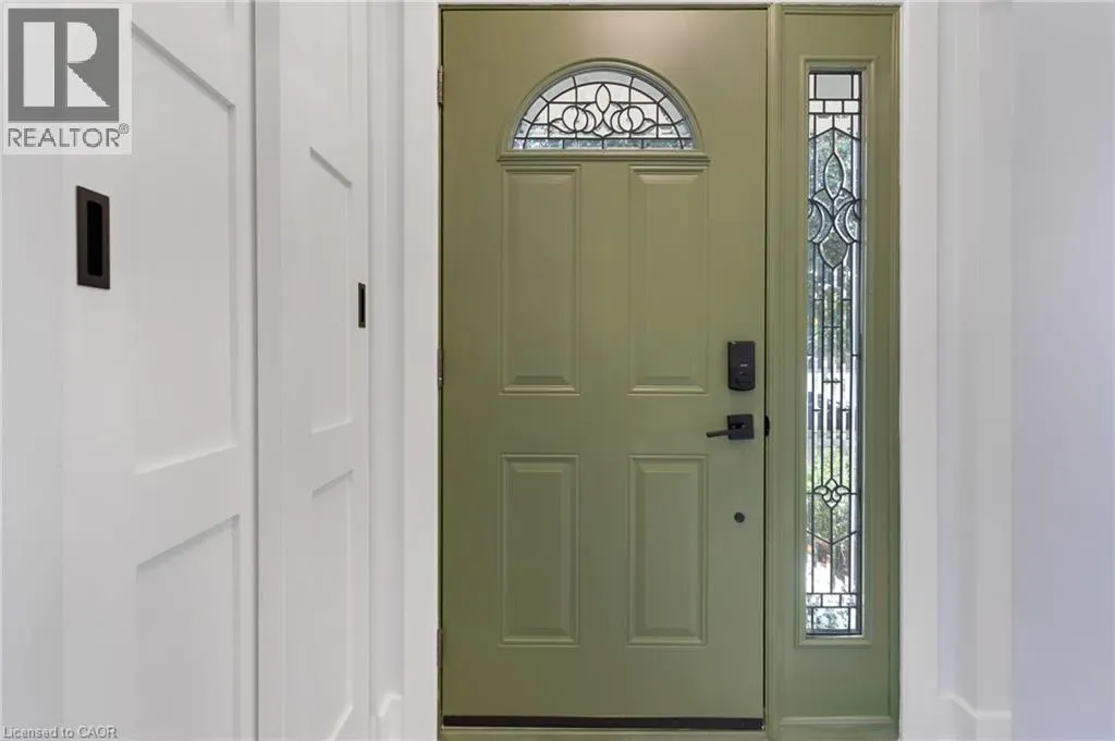 477 KINGSCOURT Drive Unit# B #B