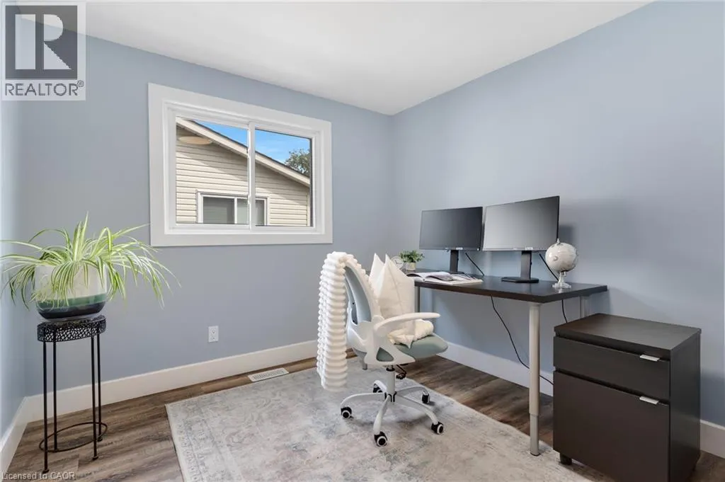 477 KINGSCOURT Drive Unit# B #B