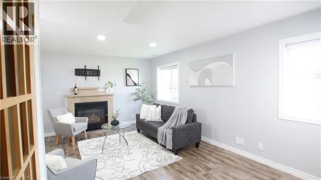18 CLEARVIEW Drive