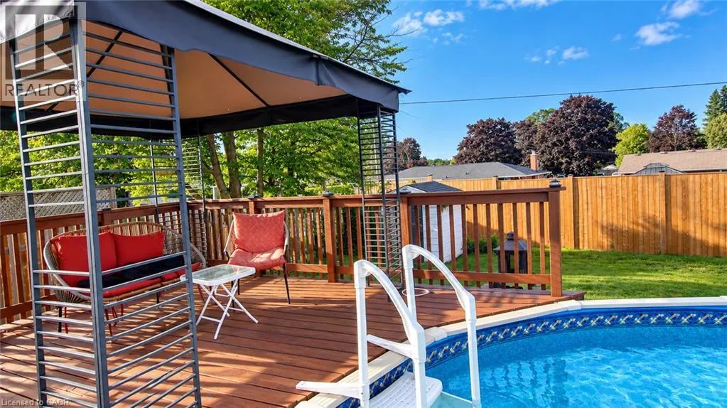 18 CLEARVIEW Drive
