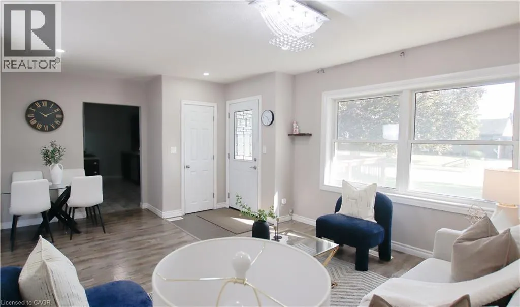 18 CLEARVIEW Drive