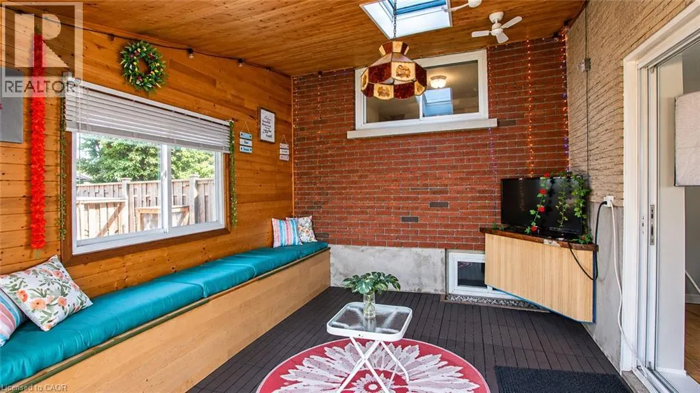 18 CLEARVIEW Drive