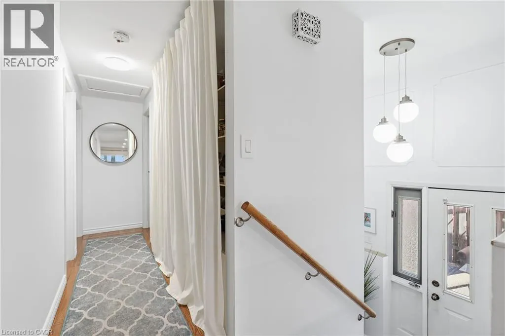 3 GLENGROVE Avenue