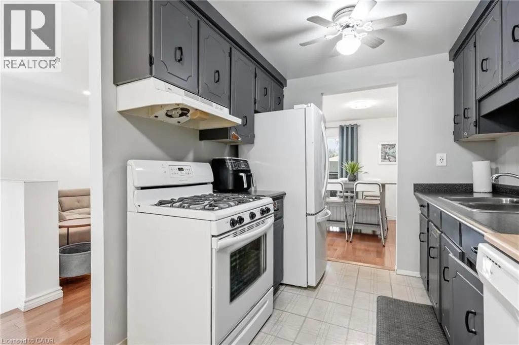 3 GLENGROVE Avenue
