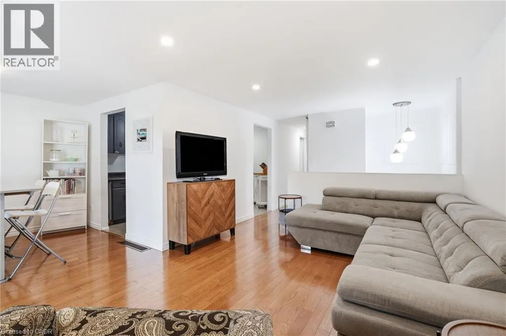 3 GLENGROVE Avenue