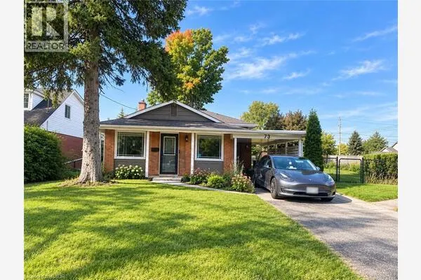 73 LARKSPUR Crescent