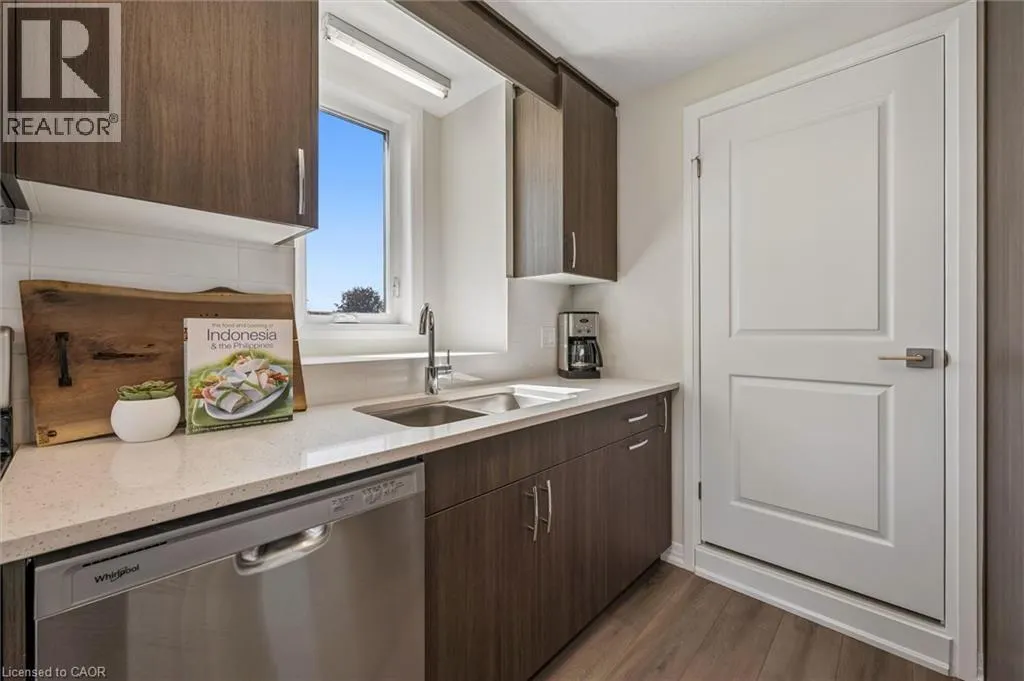 525 ERINBROOK Drive Unit# C050 #C050