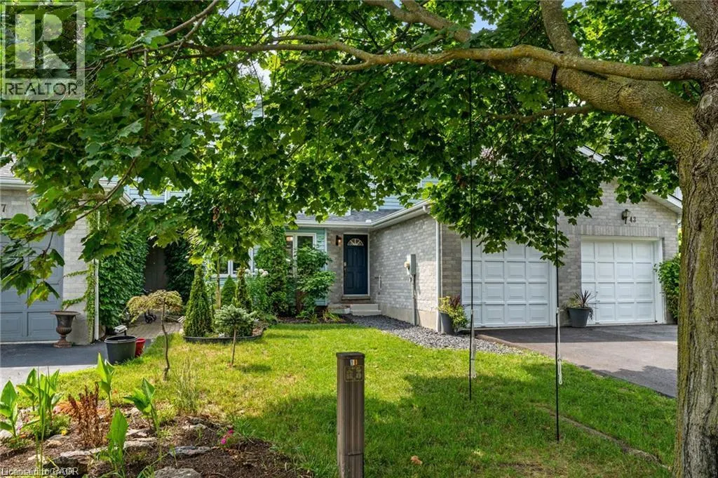 45 FREEMAN Crescent